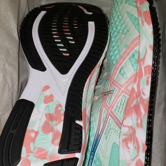 Women's Asics Sneakers - Picture 12 of 12